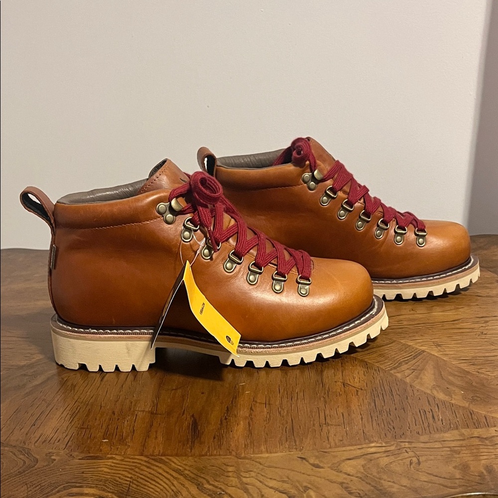 NWT size 8.5 Eddie Bauer K-6 Hiking Boot Leather waterproof